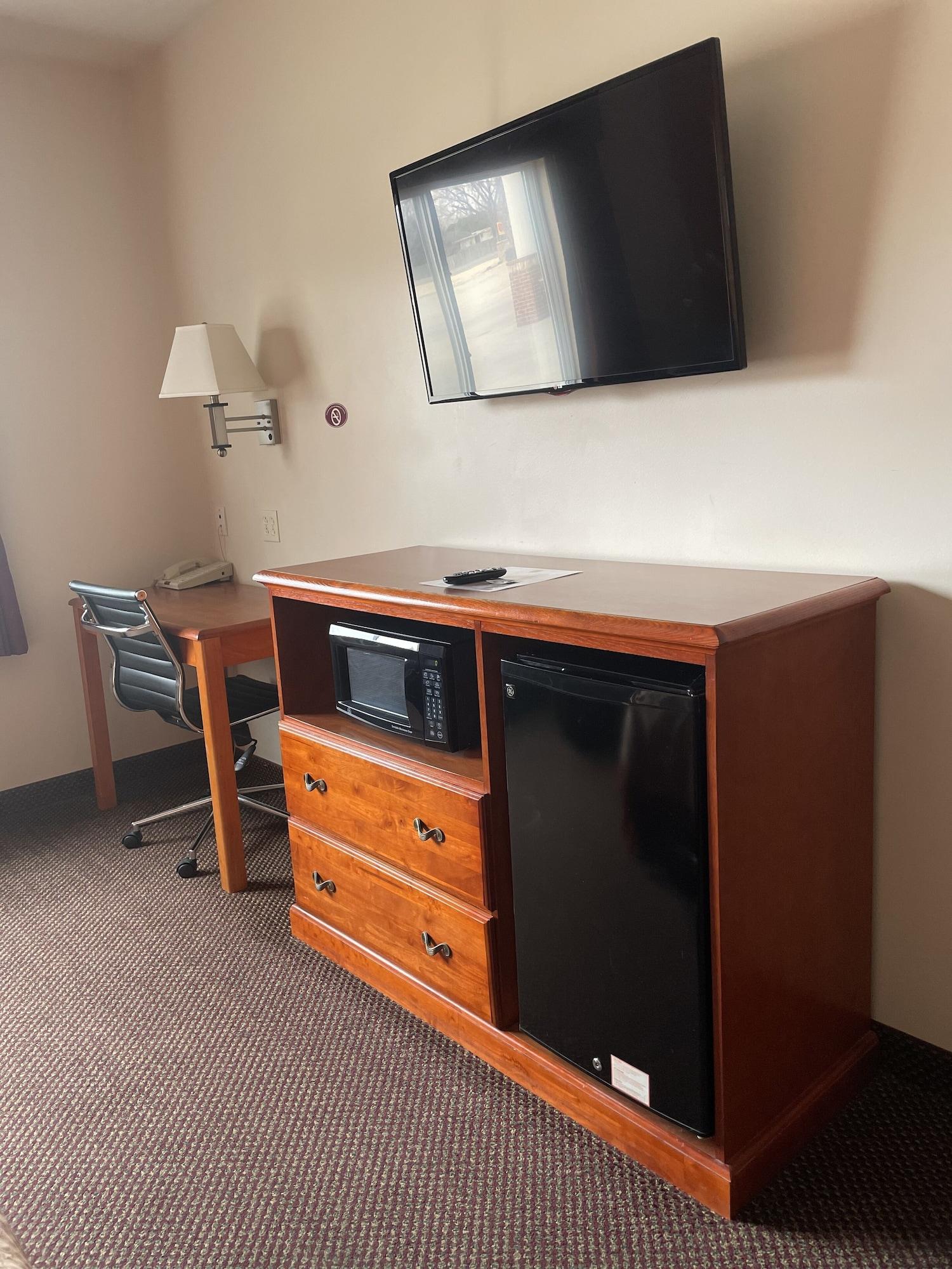 Super 8 By Wyndham Salina Hotel Luaran gambar