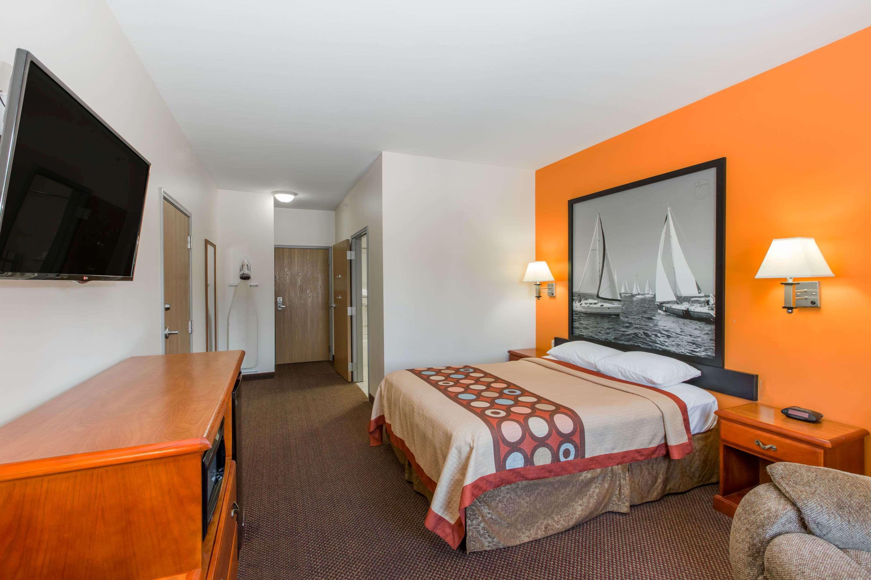 Super 8 By Wyndham Salina Hotel Luaran gambar