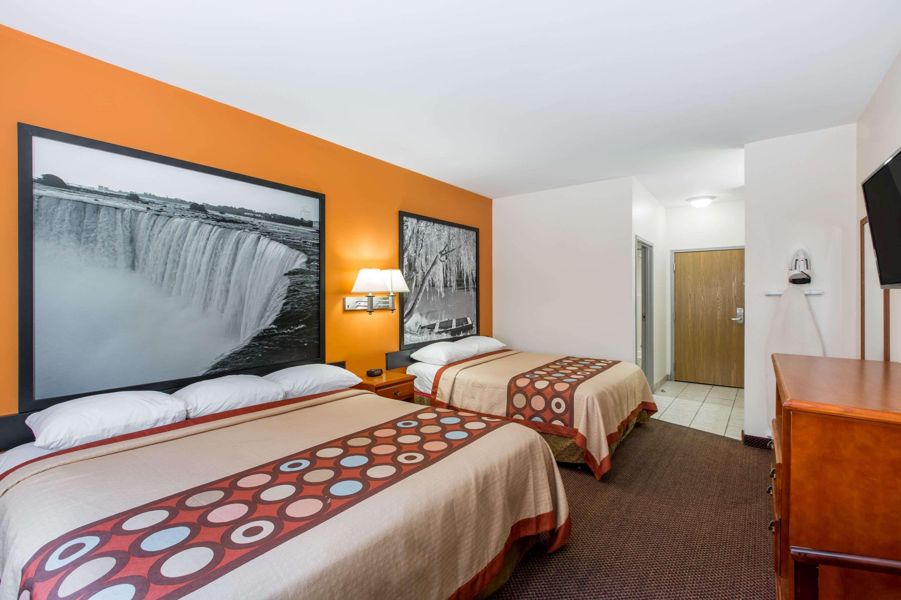 Super 8 By Wyndham Salina Hotel Luaran gambar