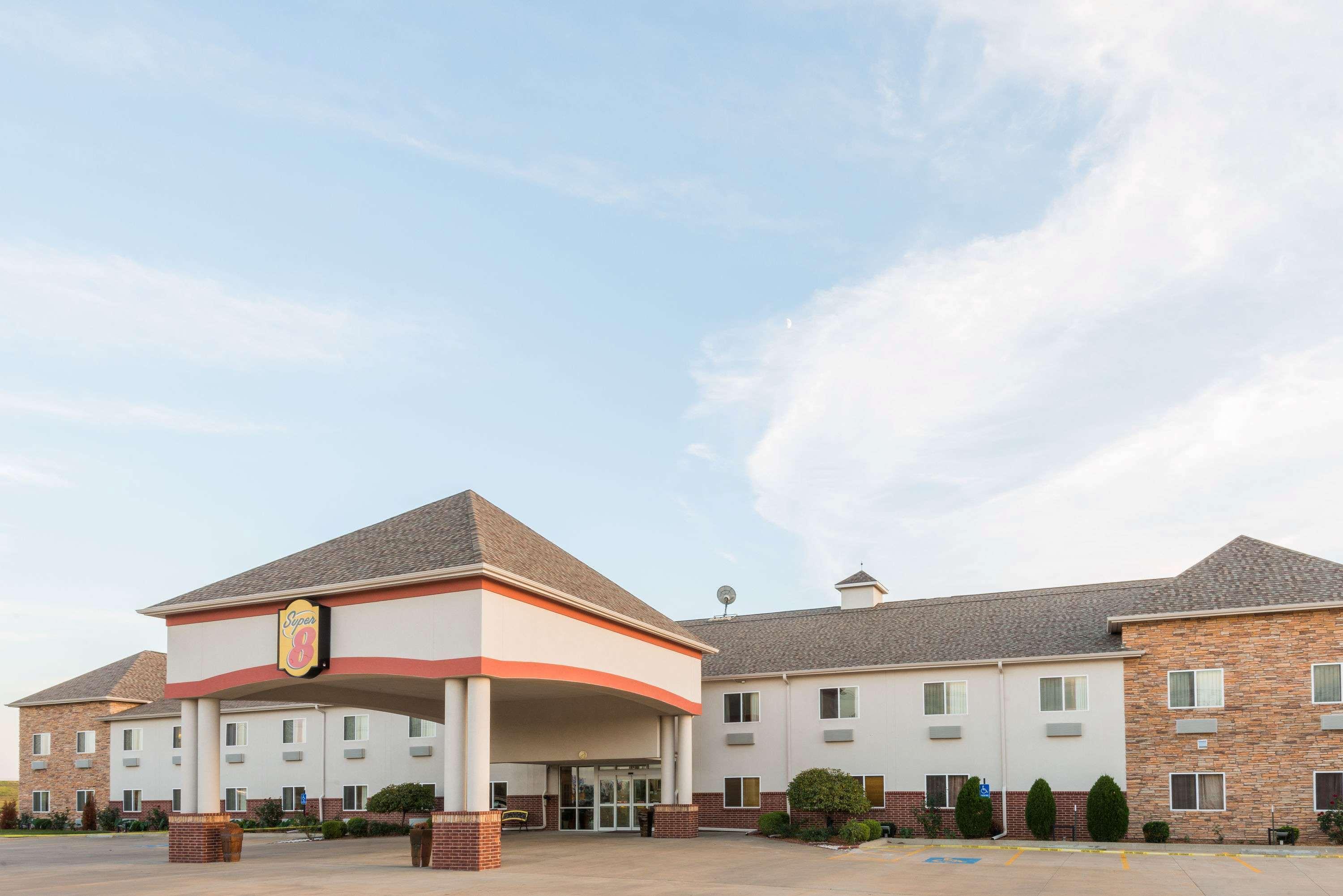 Super 8 By Wyndham Salina Hotel Luaran gambar
