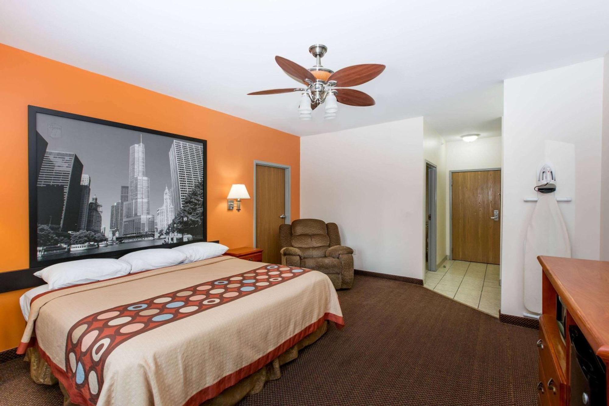 Super 8 By Wyndham Salina Hotel Luaran gambar