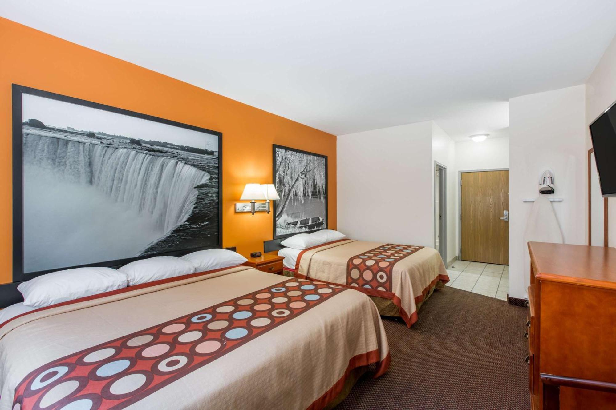 Super 8 By Wyndham Salina Hotel Luaran gambar